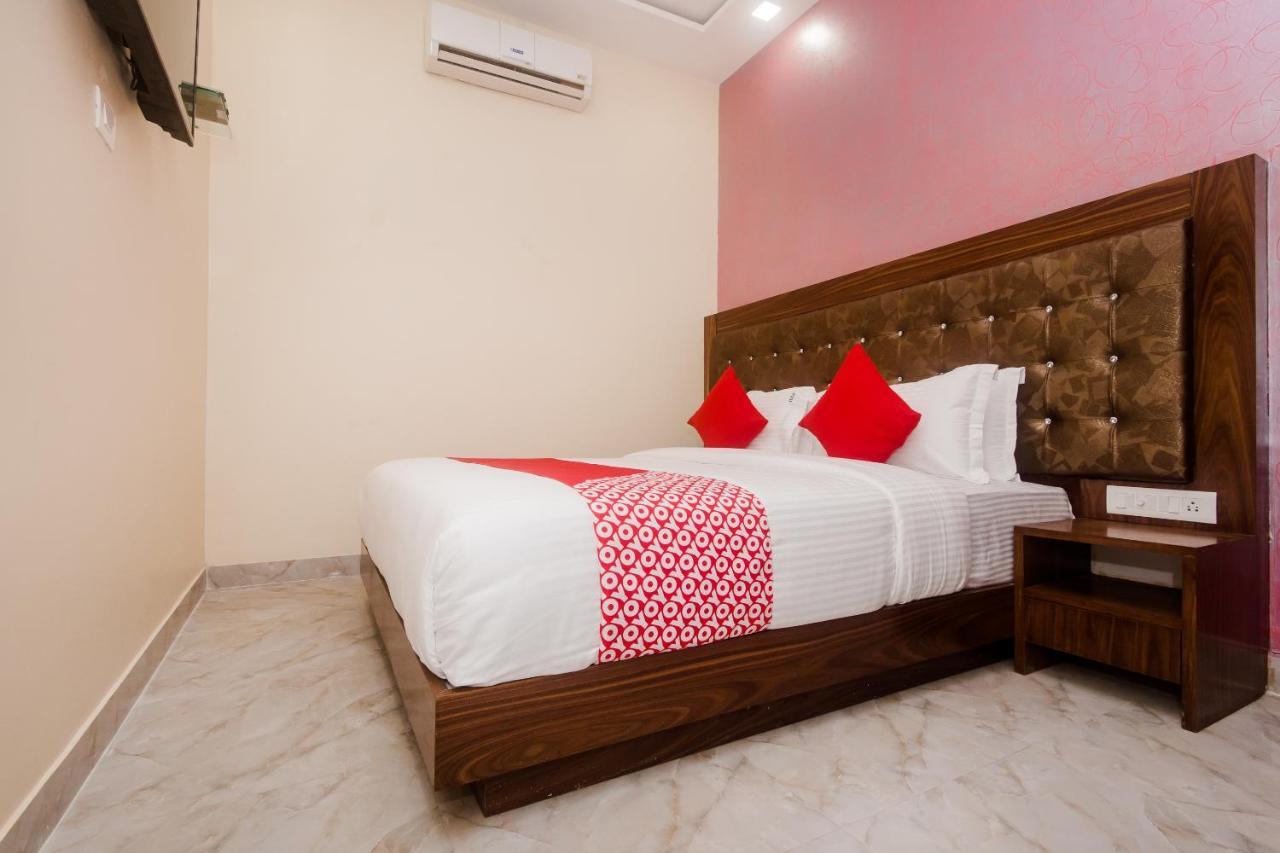 OYO 19156 Hotel Greenforest Mumbai  Buitenkant foto
